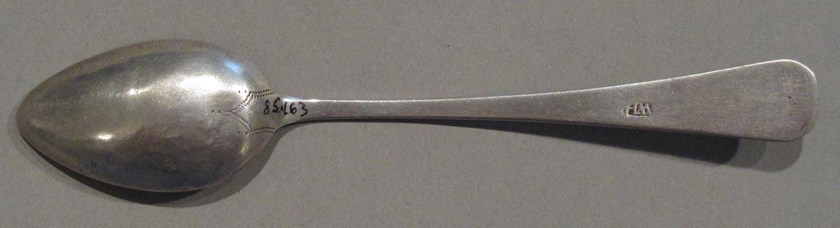 1998.0004.1779 spoon underside