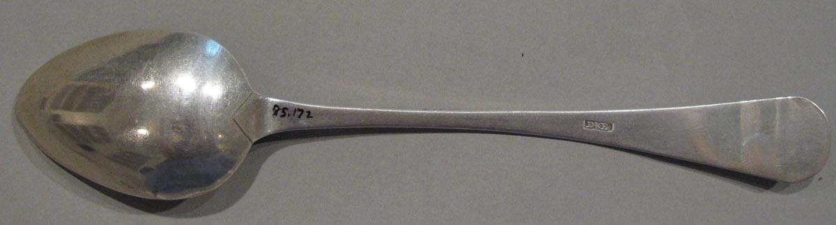 1998.0004.1786 spoon underside