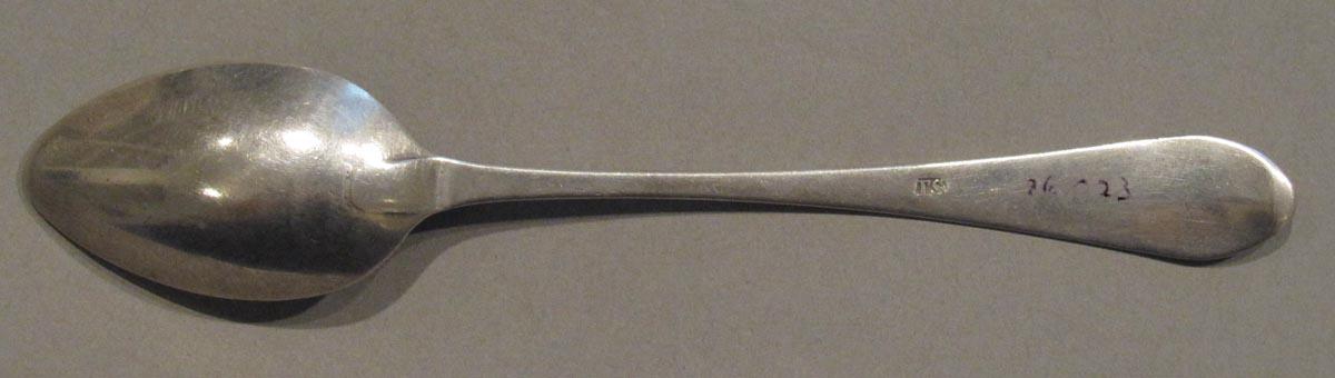 1998.0004.1813.002 spoon underside