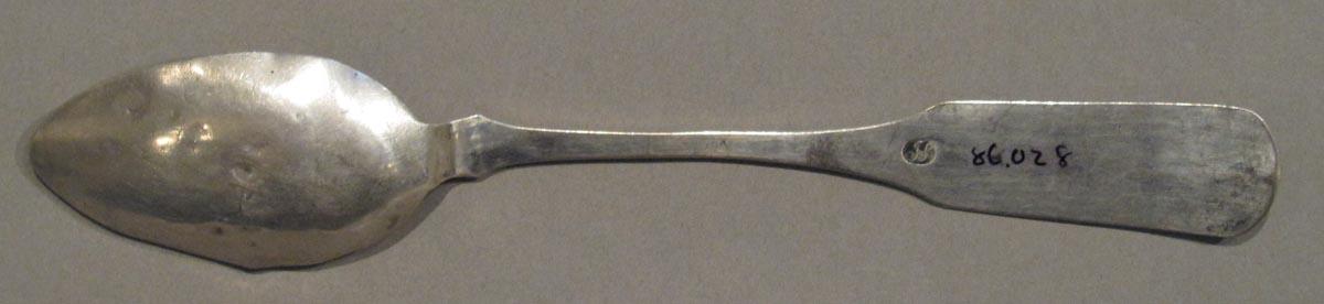 1998.0004.1818.002 spoon underside