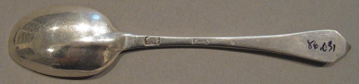 1998.0004.1821.001 spoon underside