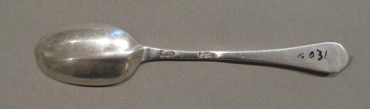 1998.0004.1821.003 spoon underside