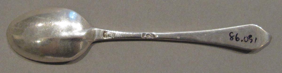 1998.0004.1821.004 spoon underside