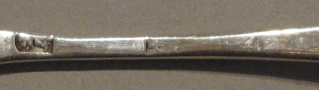 1998.0004.1821.005 spoon marks