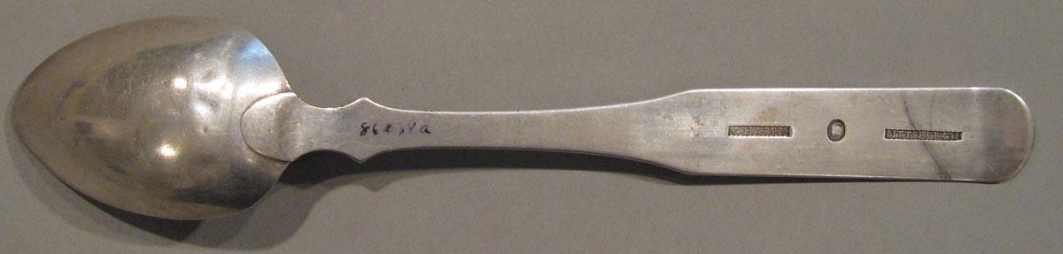 1998.0004.1828.001 spoon underside