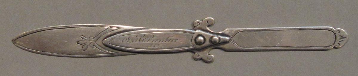 1998.0004.1829 letter opener upper surface