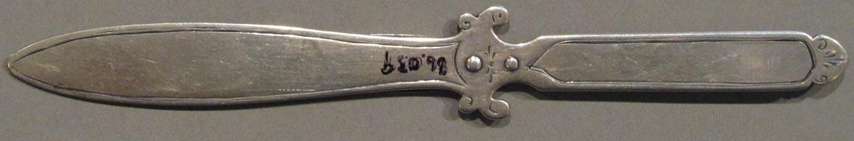 1998.0004.1829 letter opener underside