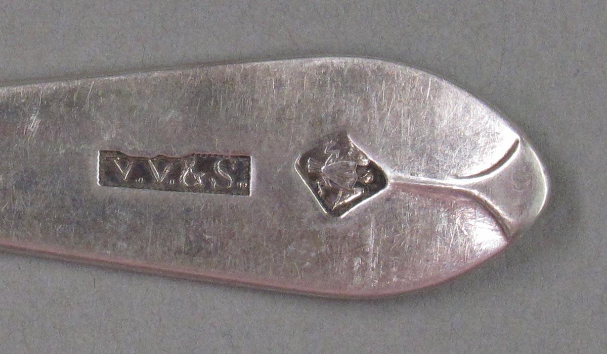 1998.0004.1831.002 spoon marks