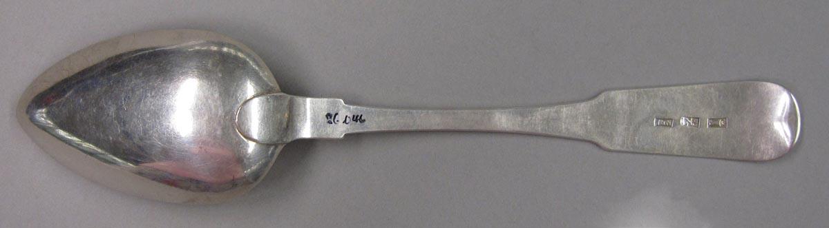 1998.0004.1836.001 spoon underside