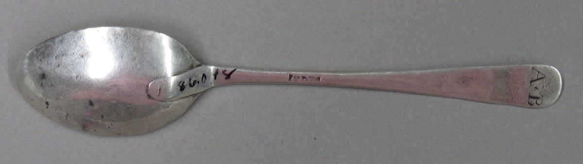 1998.0004.1838.001 spoon underside