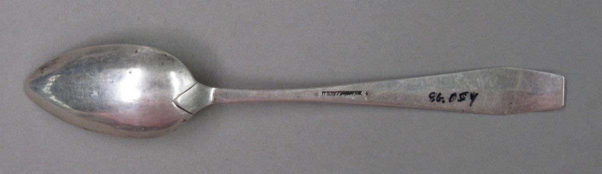 1998.0004.1844 spoon underside