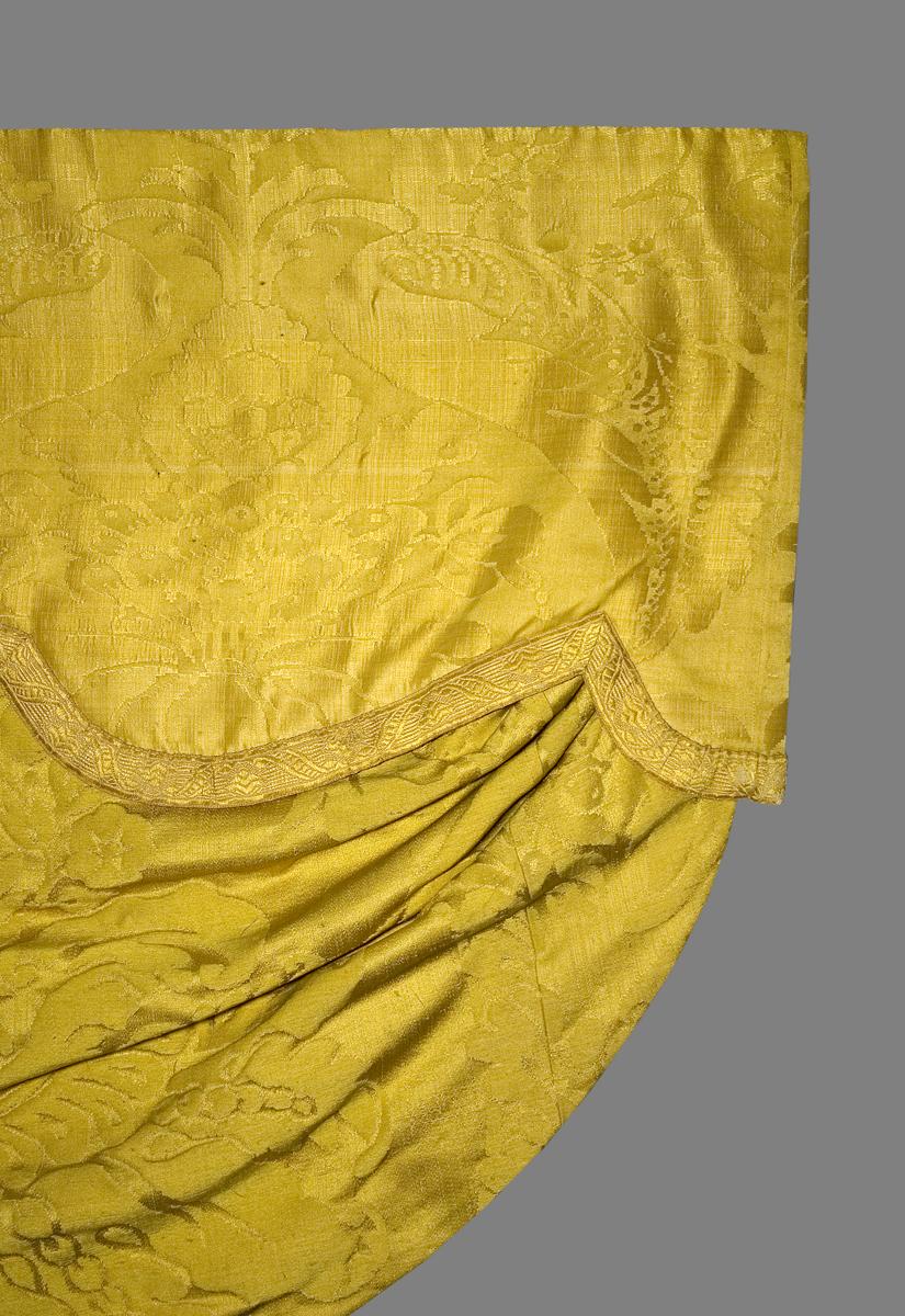 1958.0601.002 C Window Hanging, Valance, Edge Detail