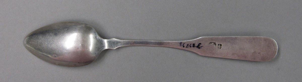 1998.0004.1852.001 spoon underside
