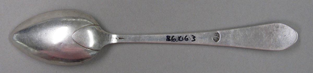 1998.0004.1853 spoon underside