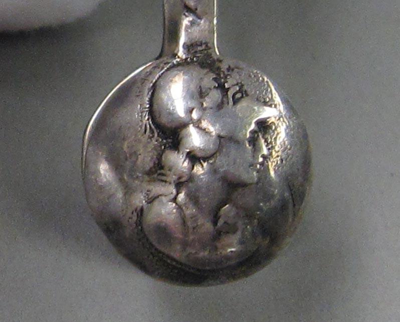 1998.0004.1855 tongs bowl exterior