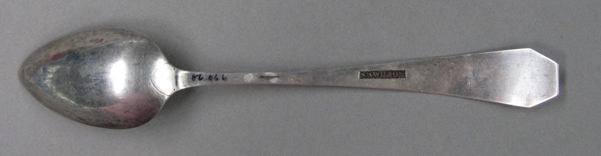 1998.0004.1856.002 spoon underside