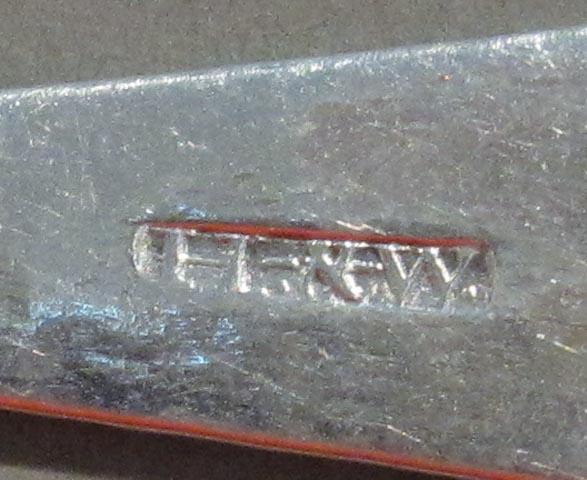 1998.0004.1877 spoon mark