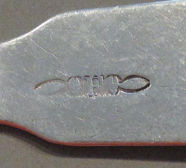 1998.0004.1883 spoon marks