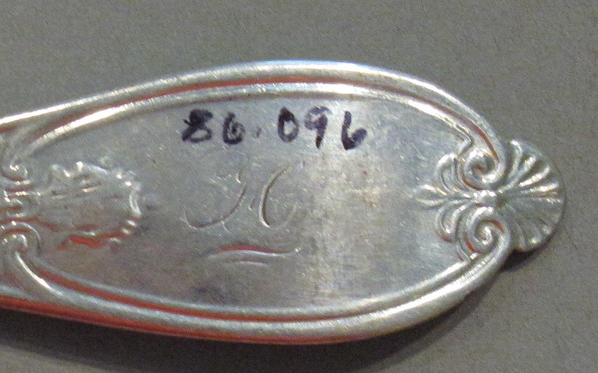 1998.0004.1886 spoon engraving