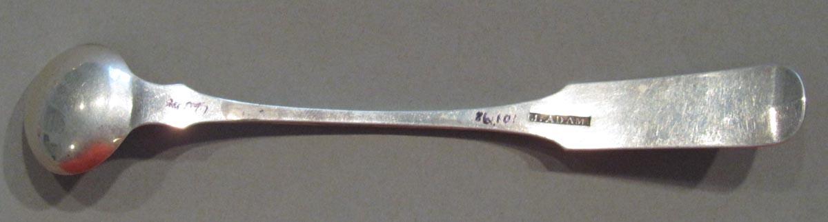 1998.0004.1889 spoon underside