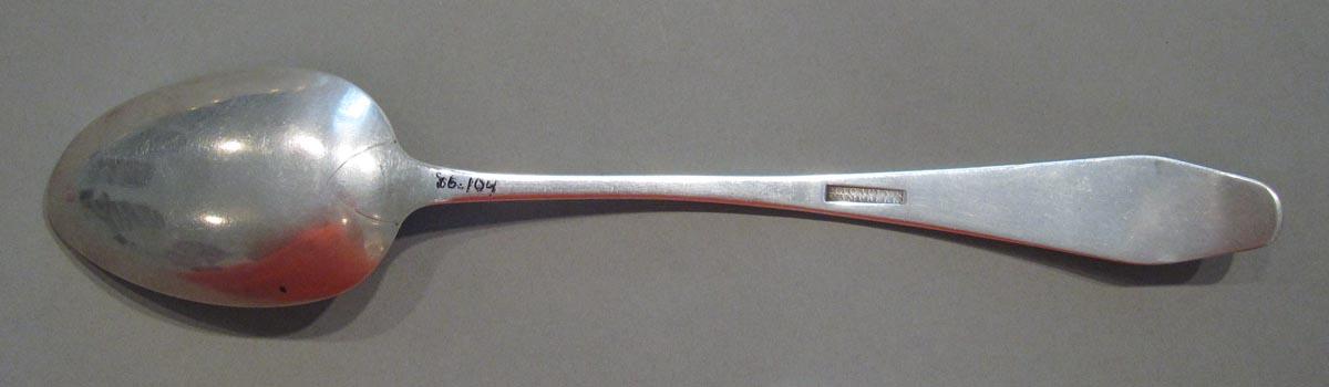 1998.0004.1892 spoon underside