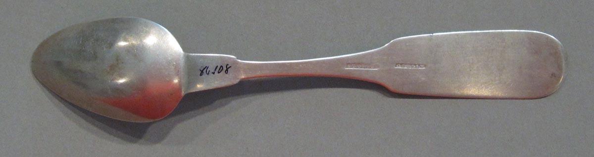 1998.0004.1896.002 spoon underside