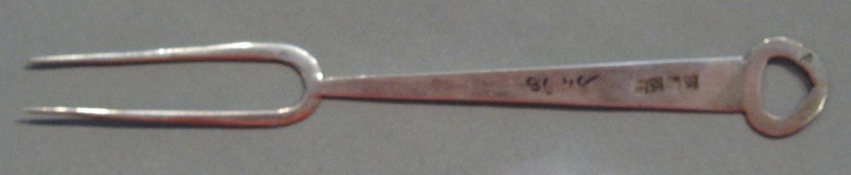 1998.0004.1906.001 fork underside