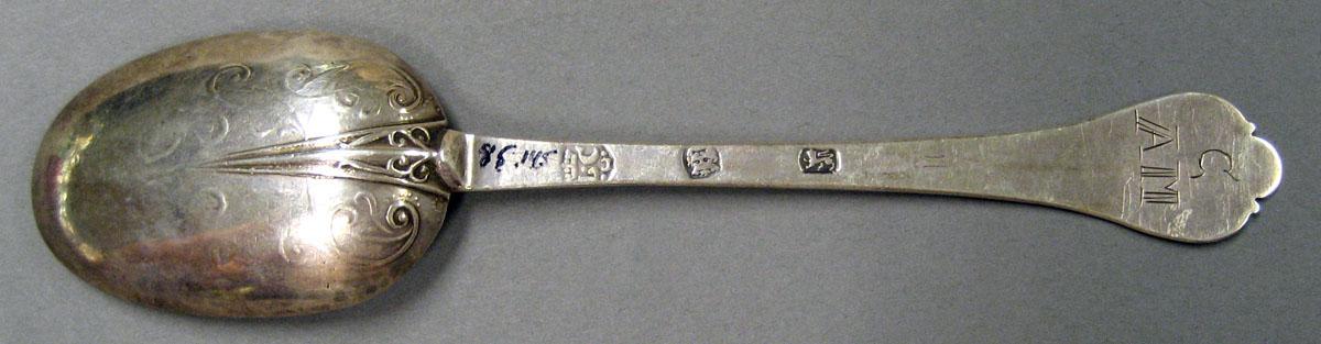 1998.0004.1907 Silver Spoon underside