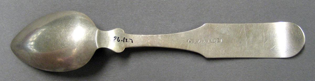 1998.0004.1915 Silver Spoon underside