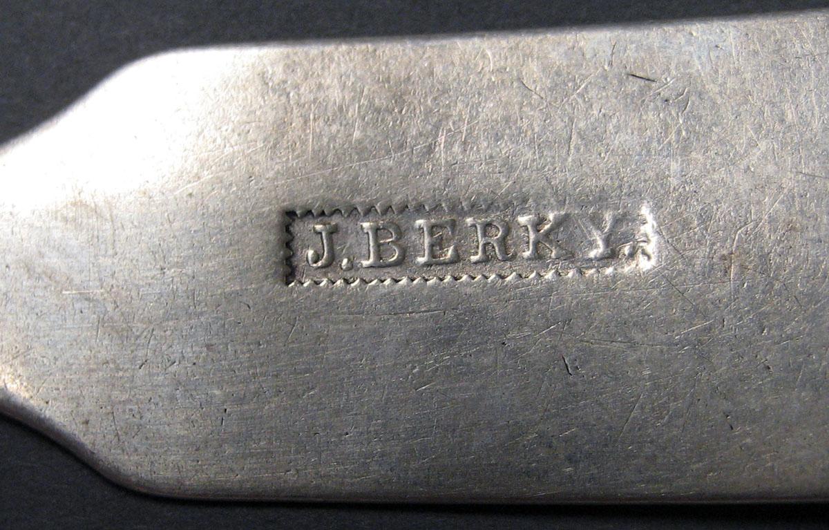 1998.0004.1922 Silver Spoon mark