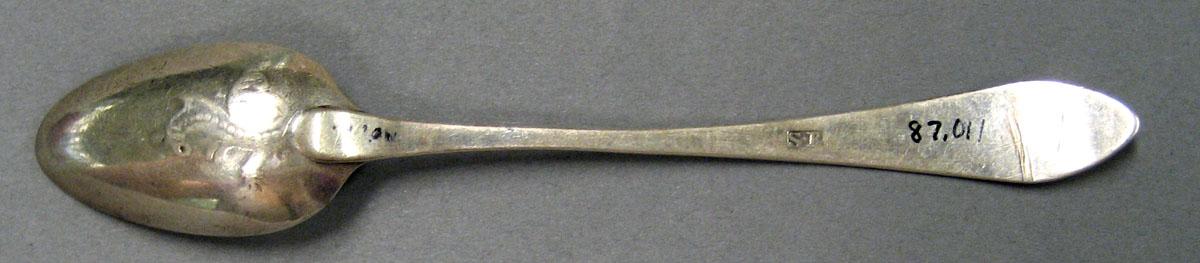 1998.0004.1938 Silver Spoon underside