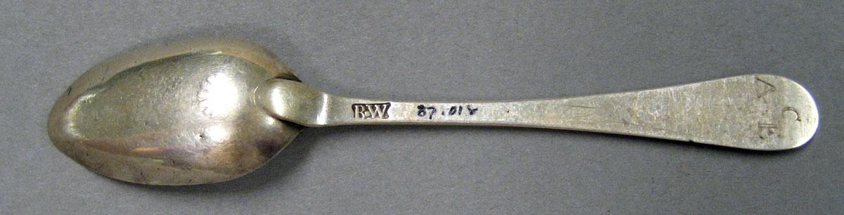 1998.0004.1945 Silver Spoon underside