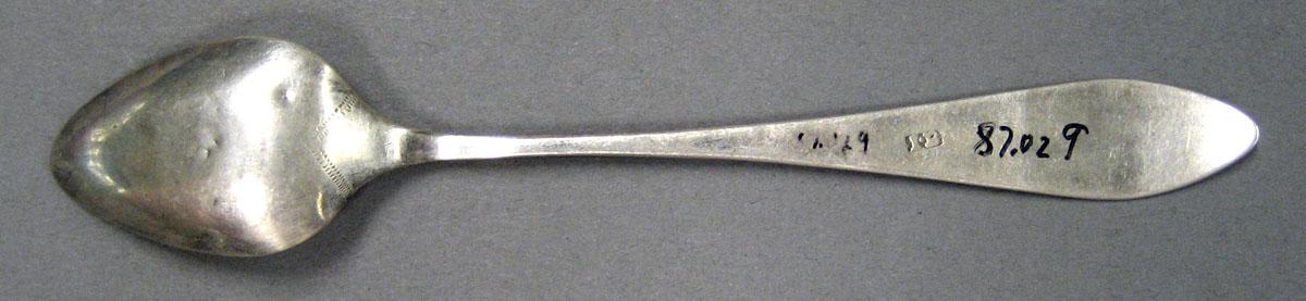 1998.0004.1956 Silver Spoon underside
