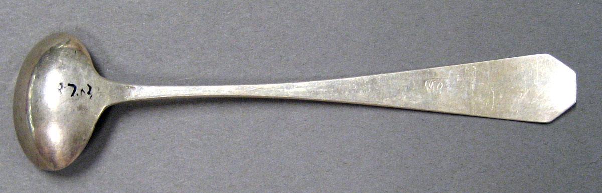 1998.0004.1960 Silver Spoon underside