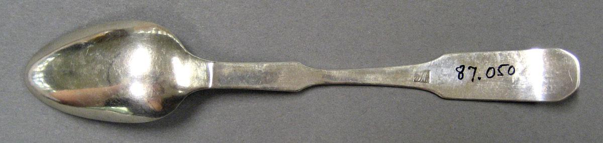 1998.0004.1976.001 Silver Spoon underside