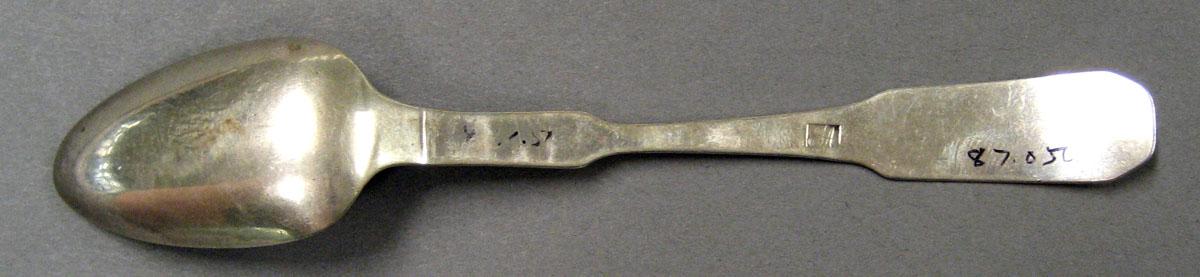 1998.0004.1976.004 Silver Spoon underside