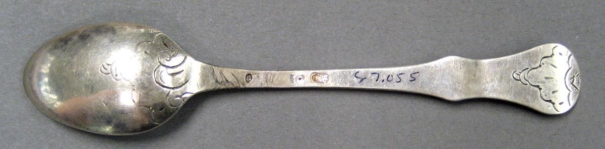 1998.0004.1981.001 Silver Spoon underside