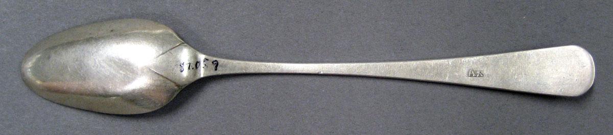1998.0004.1985 Silver Spoon underside