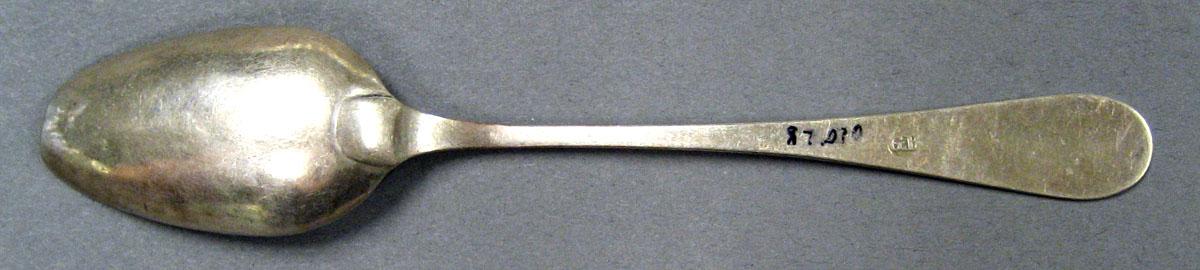 1998.0004.1996 Silver Spoon underside