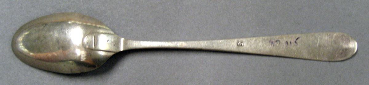 1998.0004.2038 Silver Spoon underside