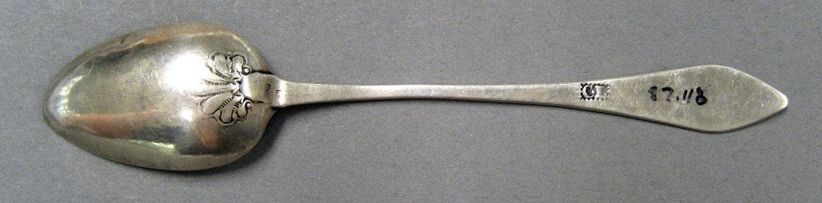 1998.0004.2041 Silver Spoon underside