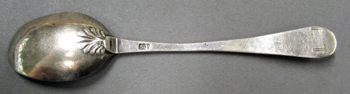 1998.0004.2044 Silver Spoon underside