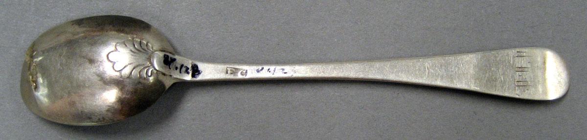 1998.0004.2046 Silver Spoon underside