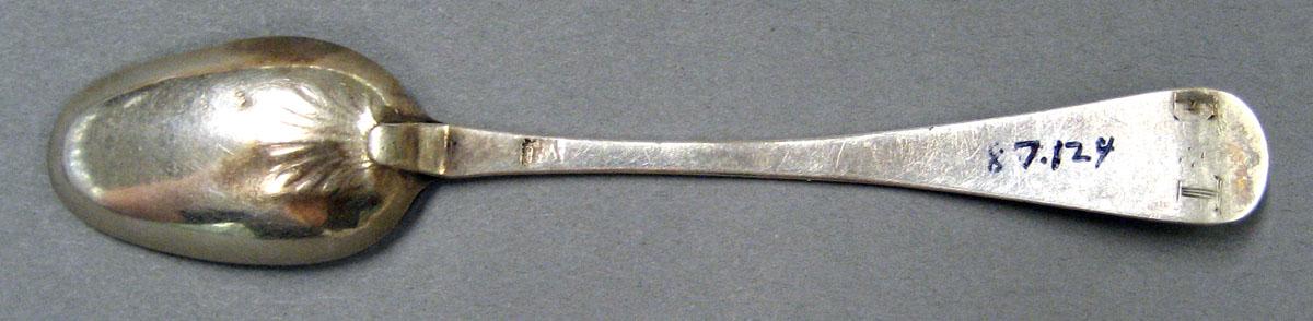 1998.0004.2047 Silver Spoon underside