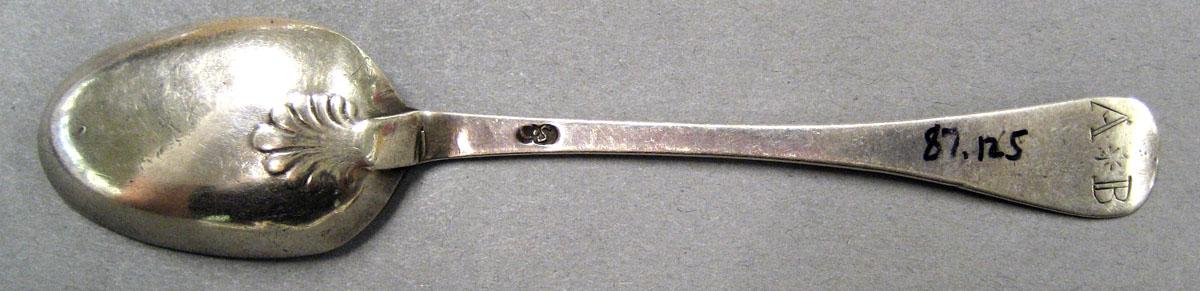 1998.0004.2048.001 Silver Spoon underside