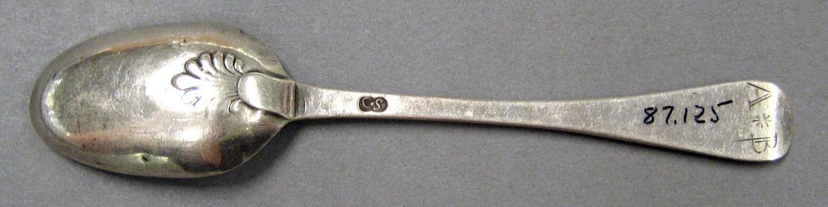 1998.0004.2048.002 Silver Spoon underside