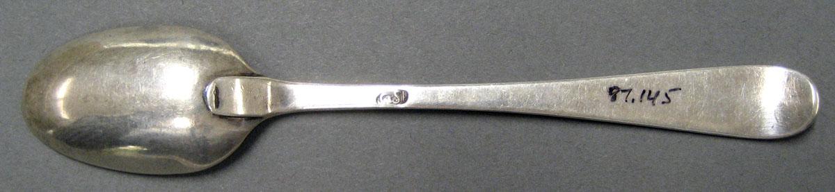 1998.0004.2067 Silver Spoon underside