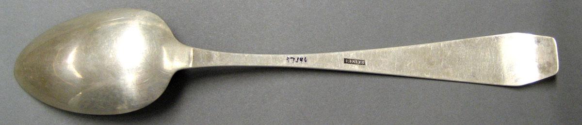 1998.0004.2068 Silver Spoon underside