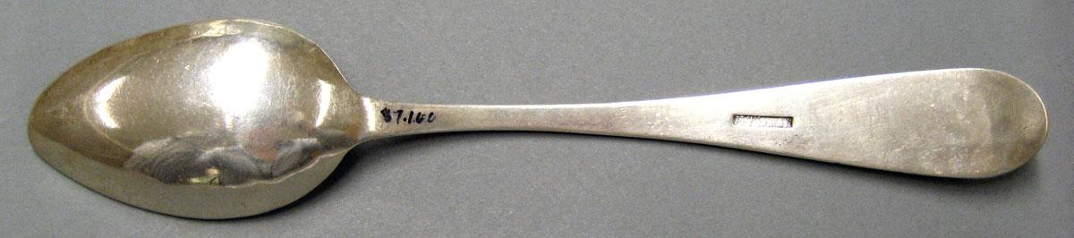 1998.0004.2082 Silver Spoon underside