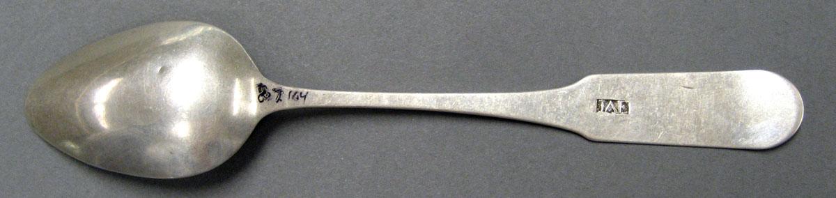 1998.0004.2086 Silver Spoon underside